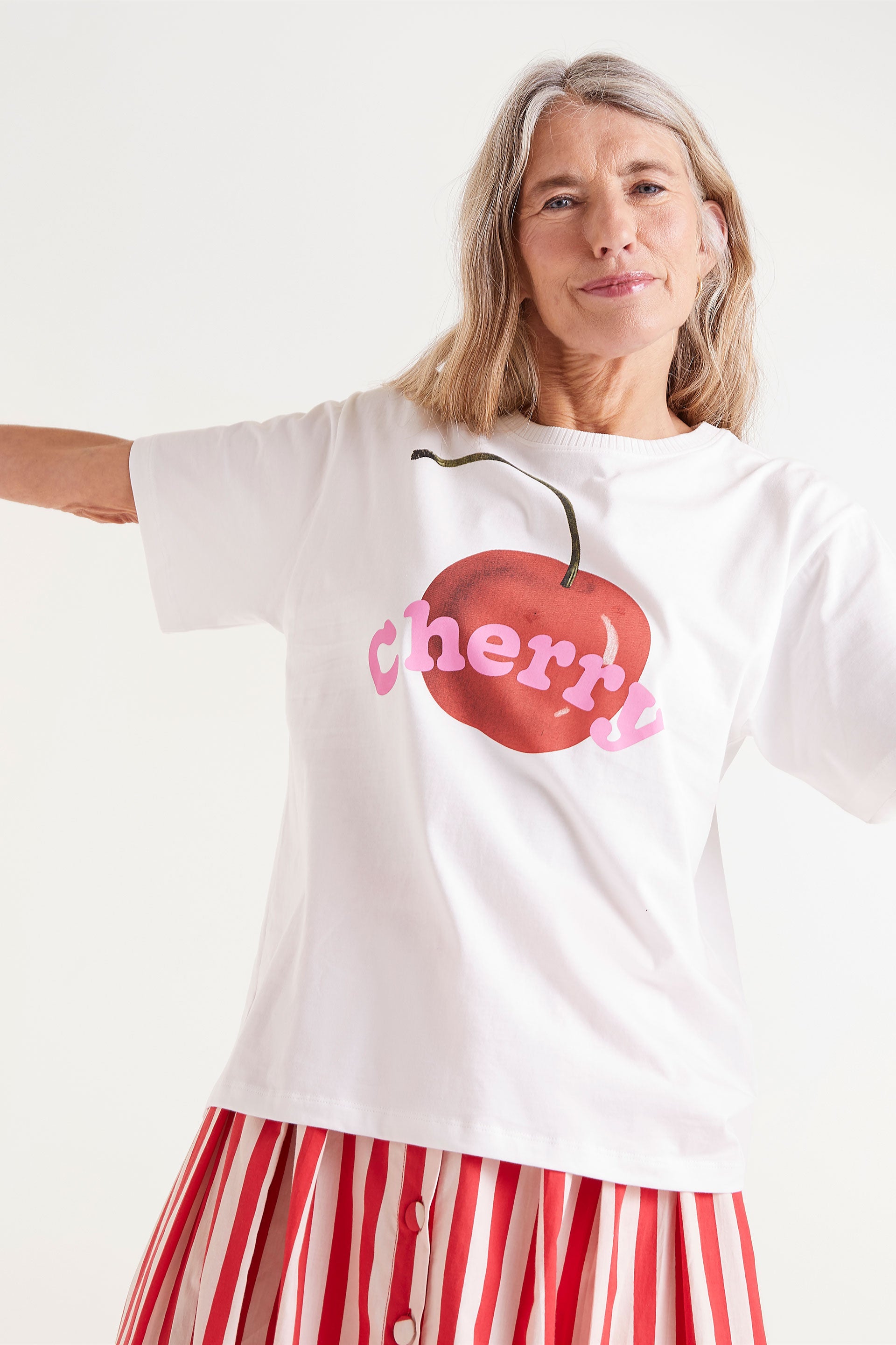 Camiseta Compañía Fantástica Con Print de Cereza