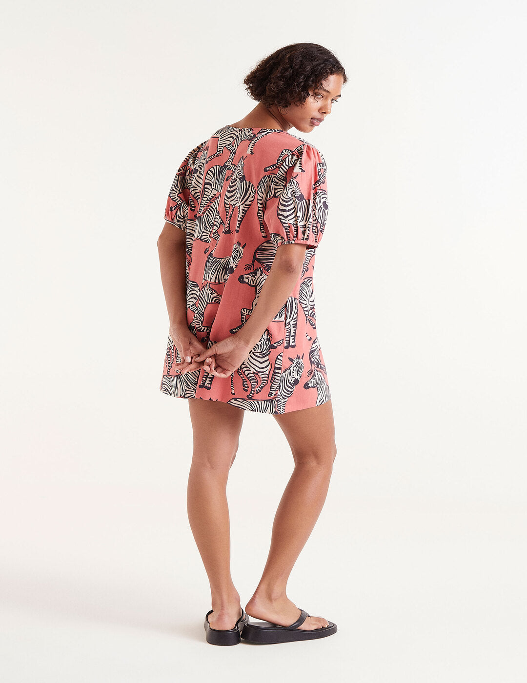 Vestido Compañía Fantástica Corto Estampado Safari