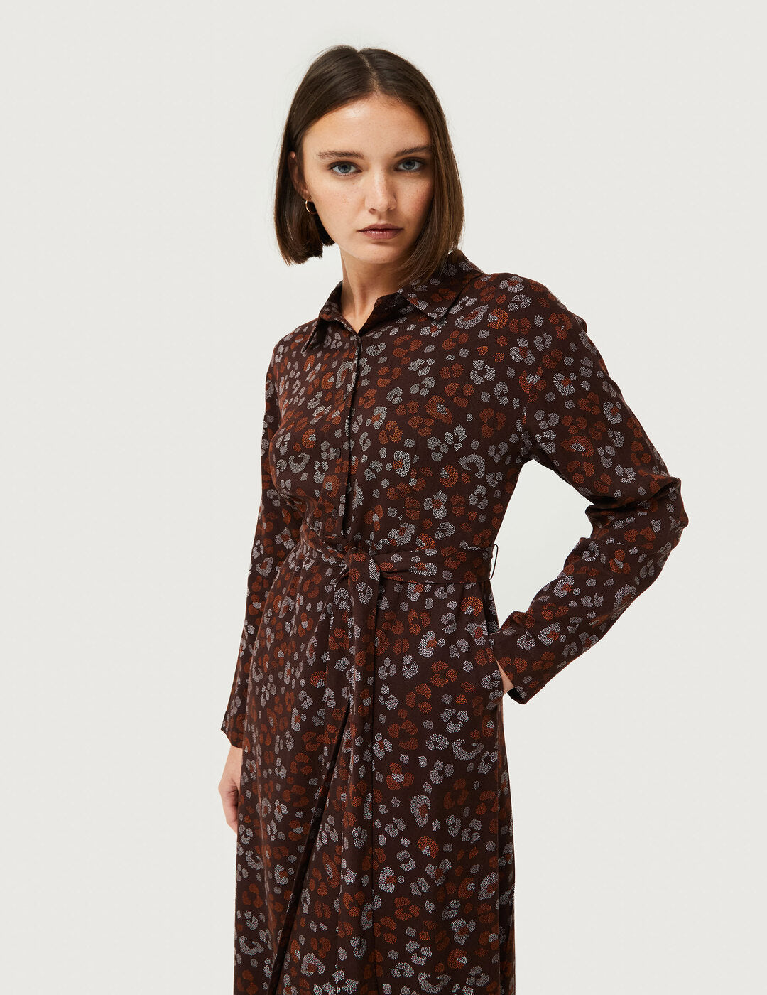 Vestido Compañía Fantástica Midi Camisero Estampado Animal Amur