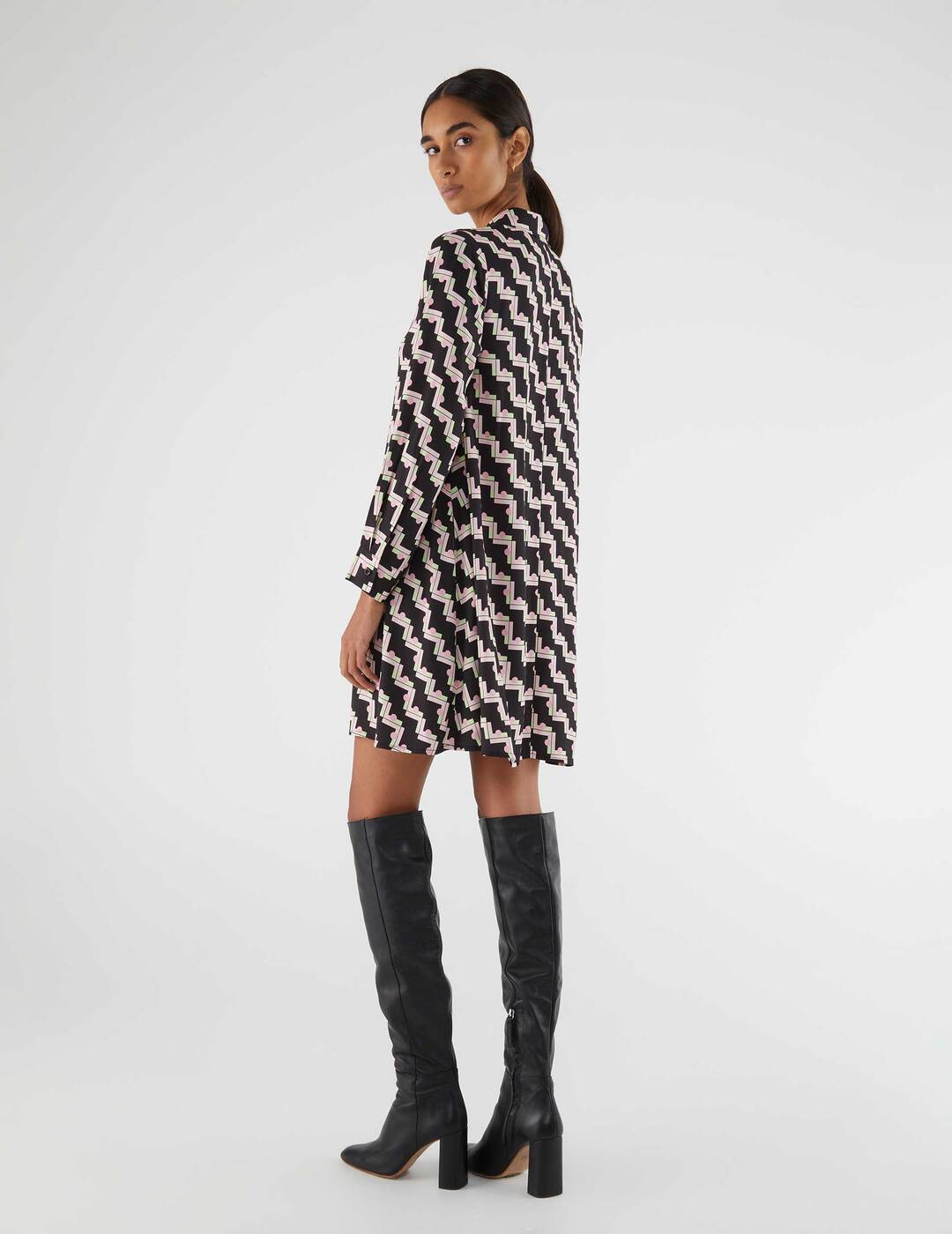 Vestido Compañía Fantástica Corto Camisero Con Estampado Geométrico Negro