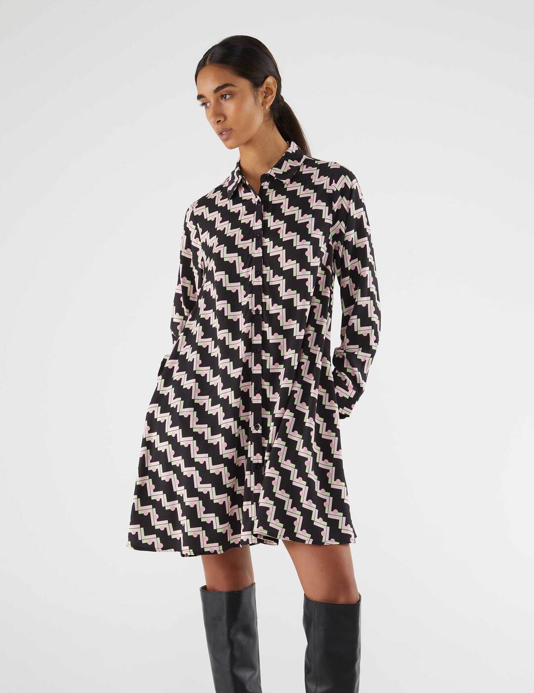 Vestido Compañía Fantástica Corto Camisero Con Estampado Geométrico Negro