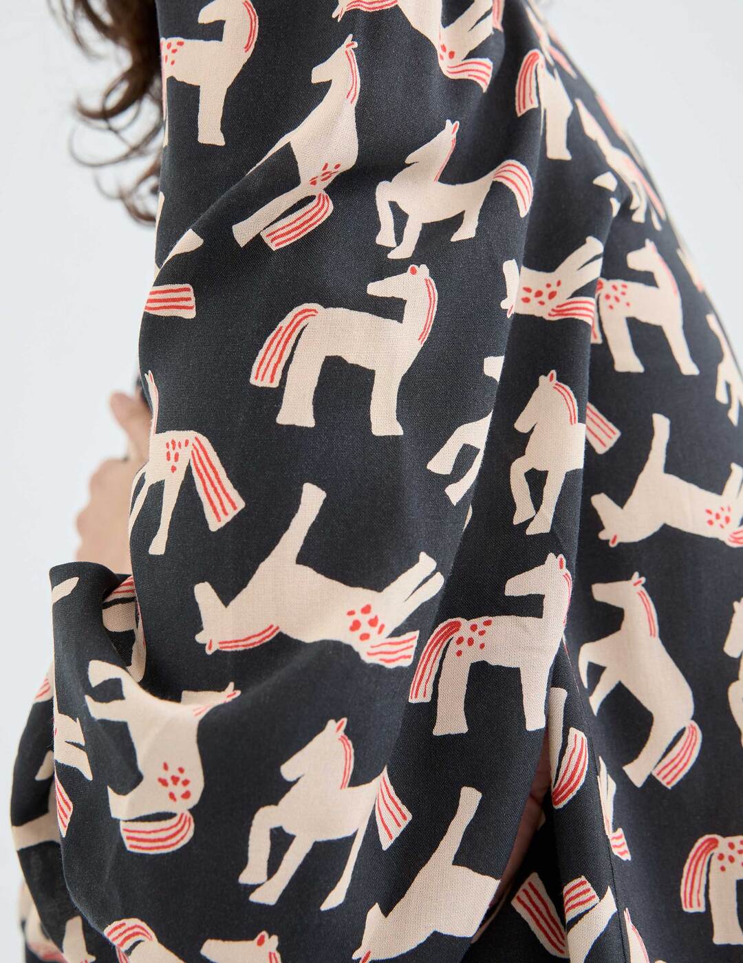 Camisa Compañía Fantástica de Manga Larga con Estampado Animal