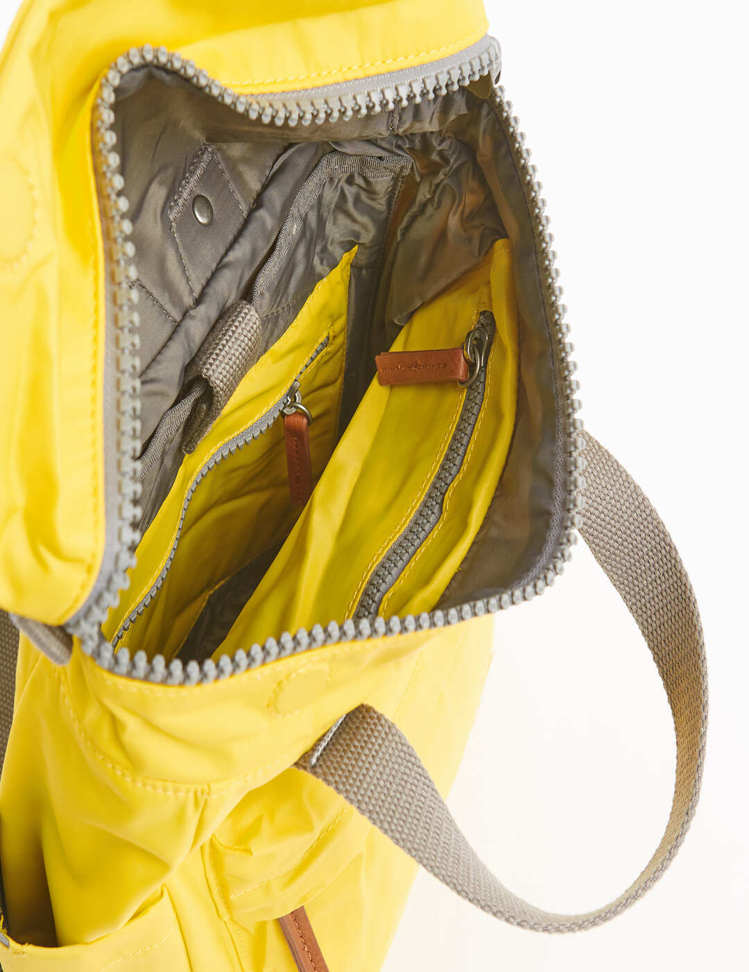 Mochila Roka Canfield B Nylon Reciclado Lemon