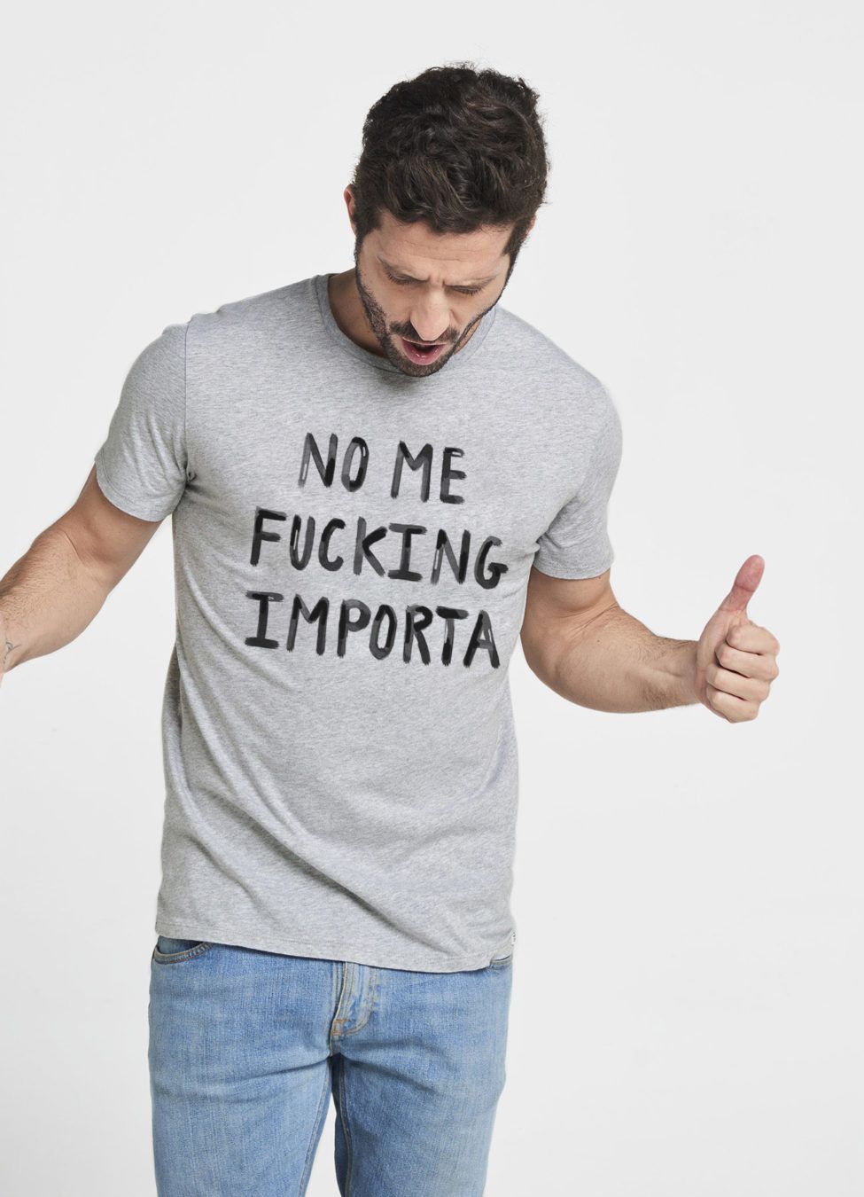 Camiseta Dear Tee hombre NO ME FUCKING IMPORTA-gris
